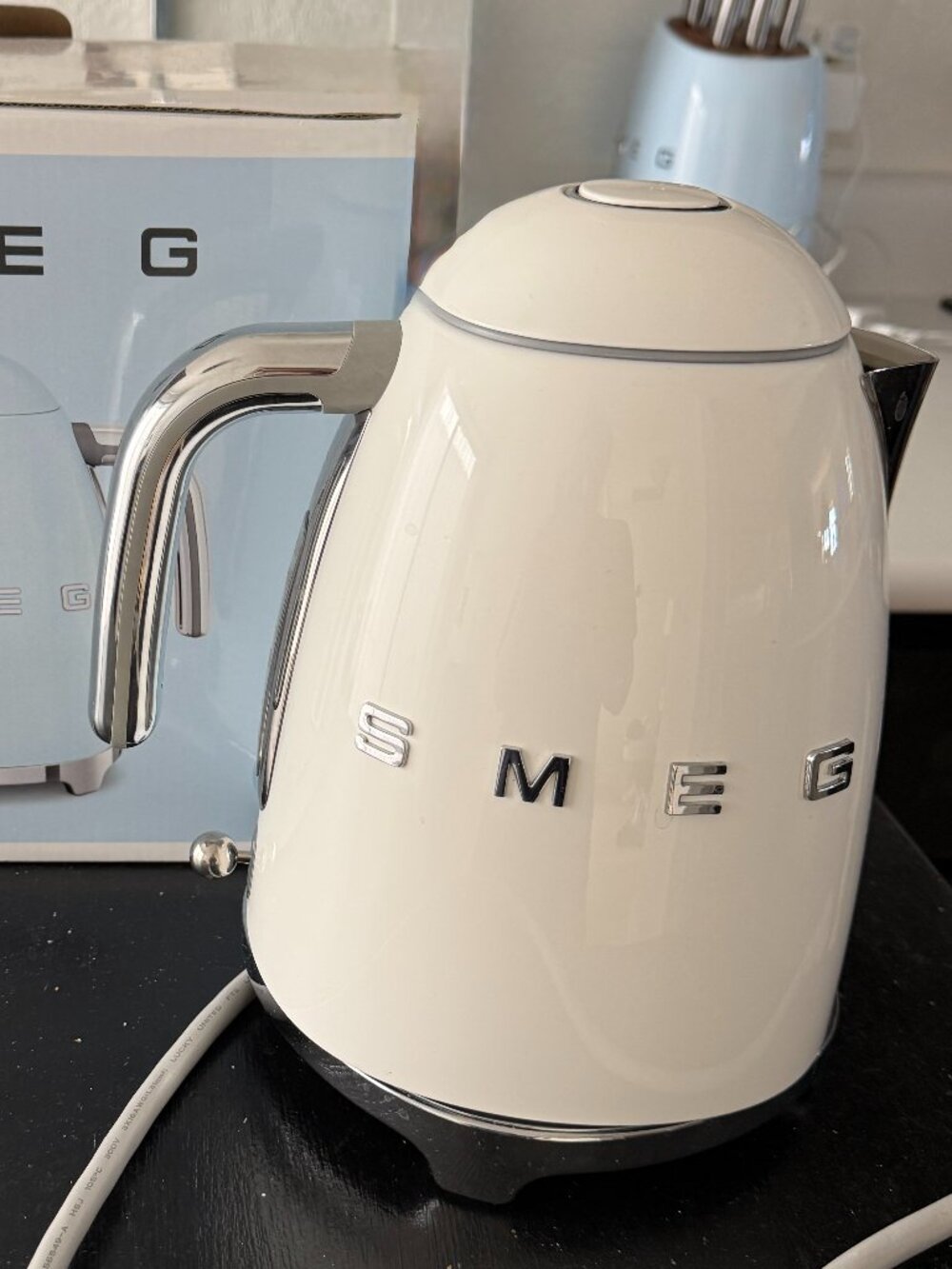 Smeg electric kettle - white